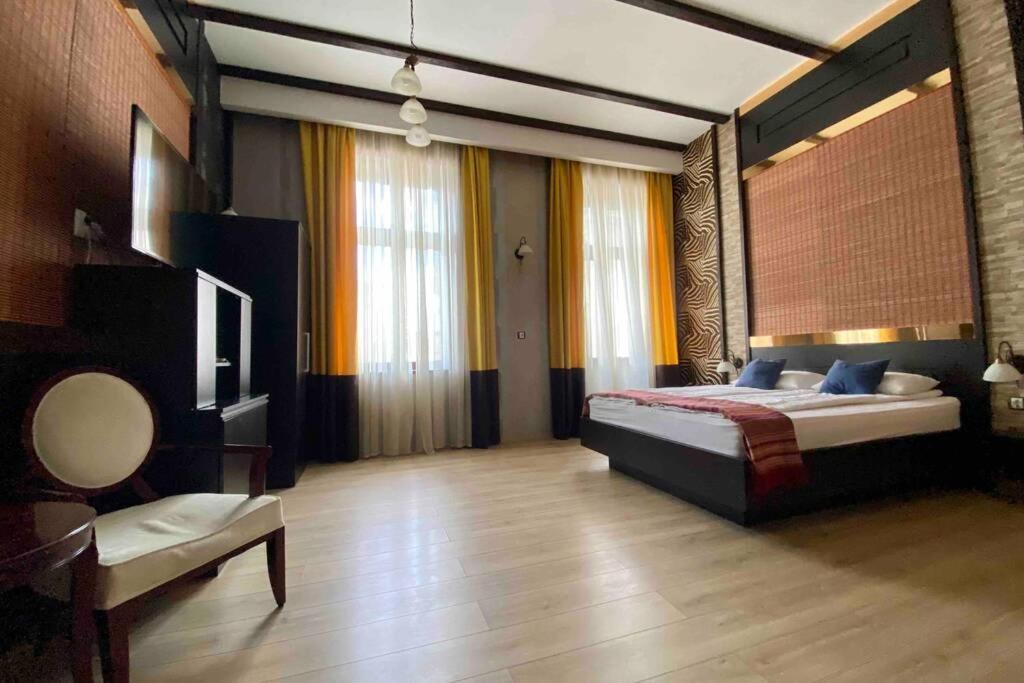 Safari Royal Apartment Oradea Exterior photo